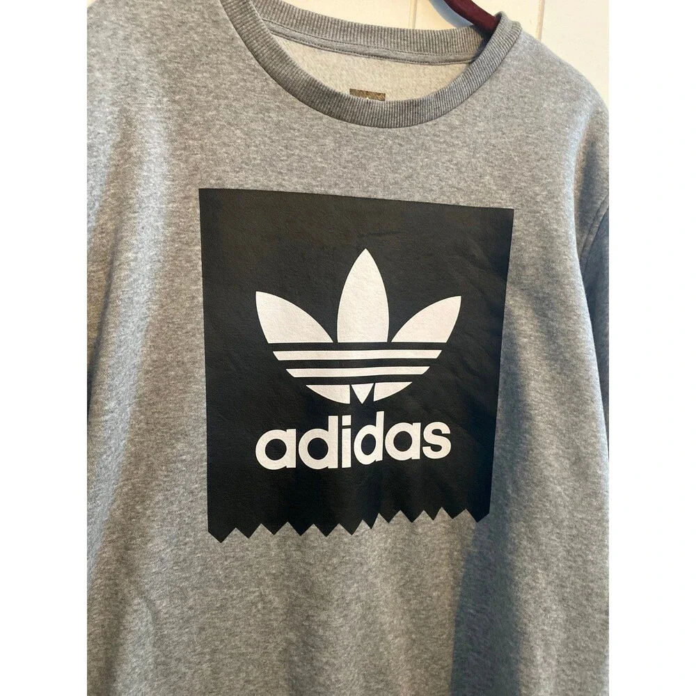 Adidas crewneck pullover sweater